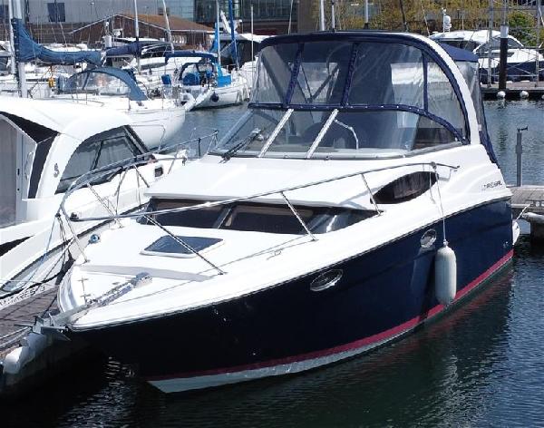 Regal 2565 Window Express For Sale From Seakers Yacht Brokers